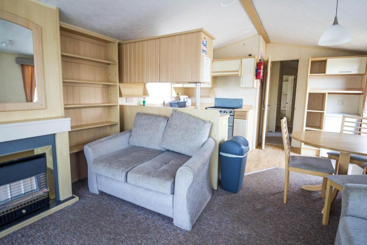 Dog Friendly 8 Berth Caravan, Minutes From The Beach In Hunstanton Ref 13003L Hotel Exterior photo