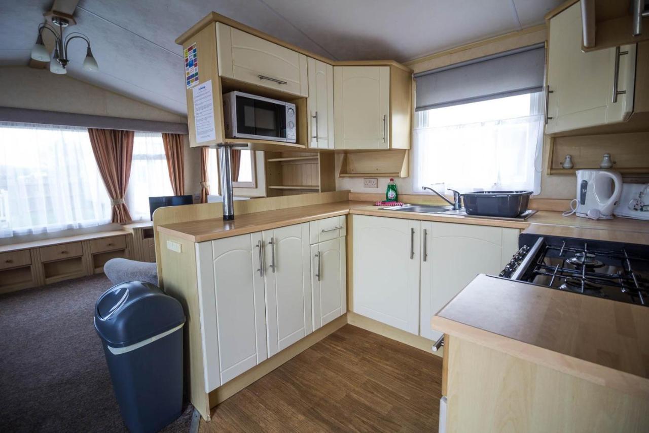 Dog Friendly 8 Berth Caravan, Minutes From The Beach In Hunstanton Ref 13003L Hotel Exterior photo