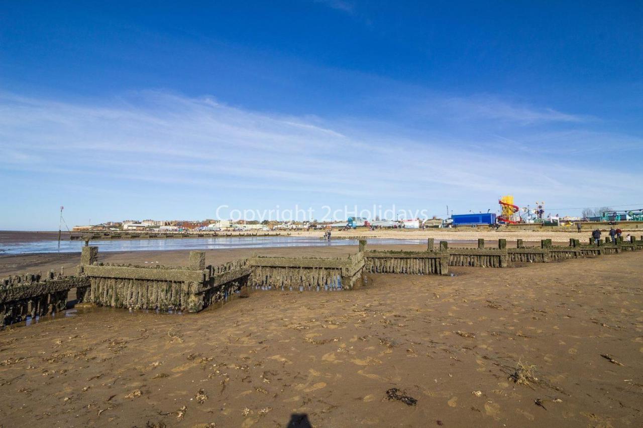 Dog Friendly 8 Berth Caravan, Minutes From The Beach In Hunstanton Ref 13003L Hotel Exterior photo