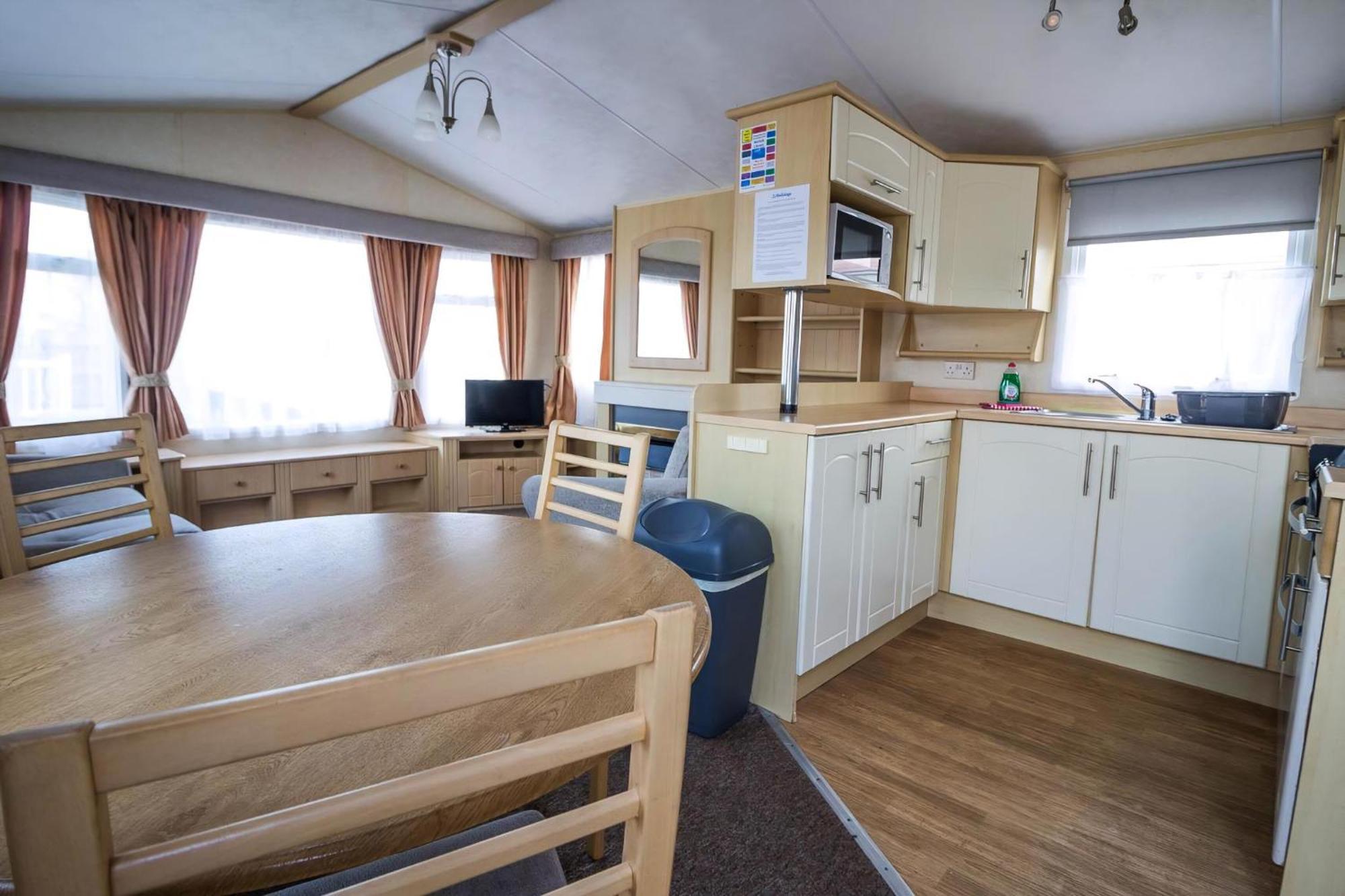 Dog Friendly 8 Berth Caravan, Minutes From The Beach In Hunstanton Ref 13003L Hotel Exterior photo